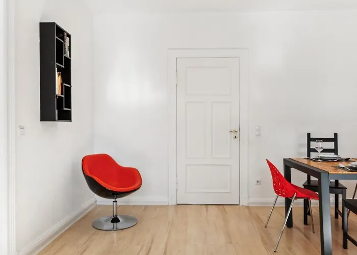 Bright 3-Room Apartment Near Prenzlauer Berg